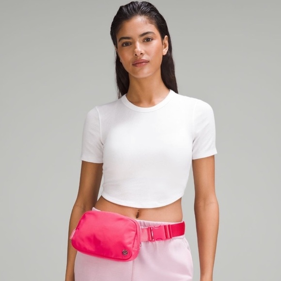 Lululemon Everywhere Belt Bag Lip Gloss Pink Crossbody Bag Nwt - Picture 2 of 5